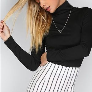 BLACK Turtleneck